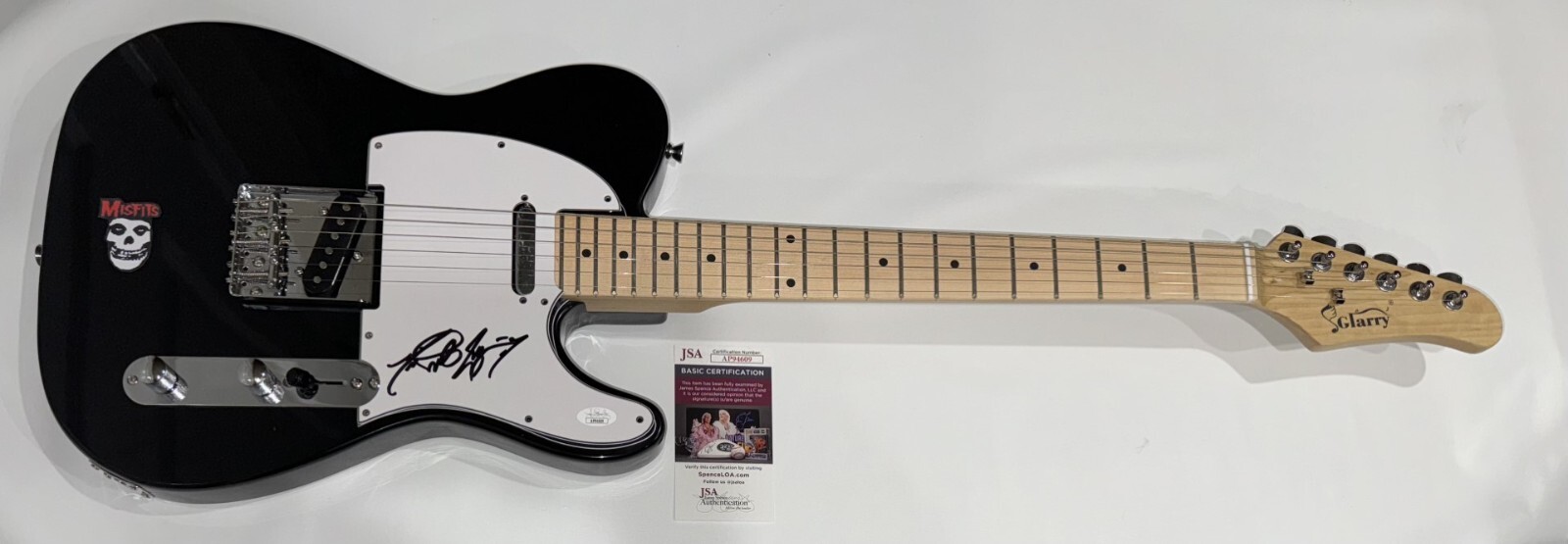 MICHALE GRAVES SIGNED BLACK ELECTRIC GUITAR THE MISFITS AUTOGRAPHED JSA COA