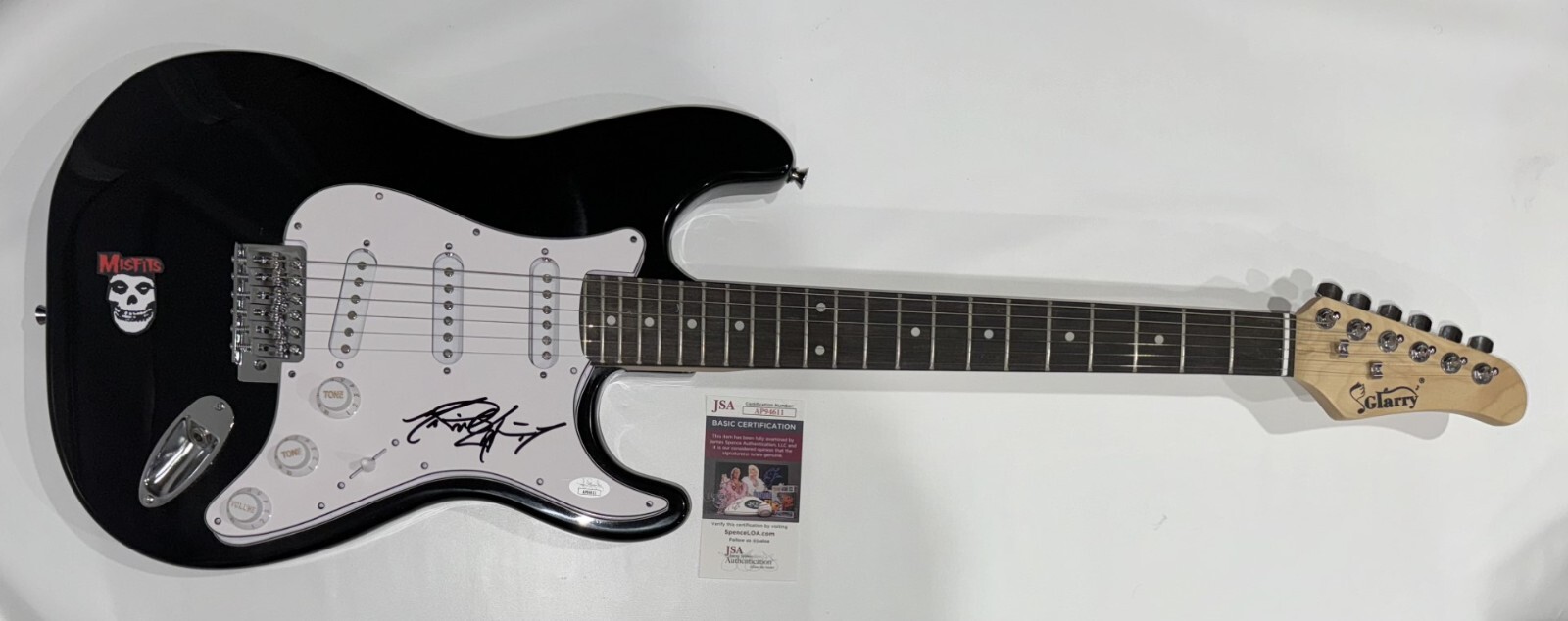 MICHALE GRAVES SIGNED BLACK ELECTRIC GUITAR THE MISFITS AUTOGRAPHED JSA COA