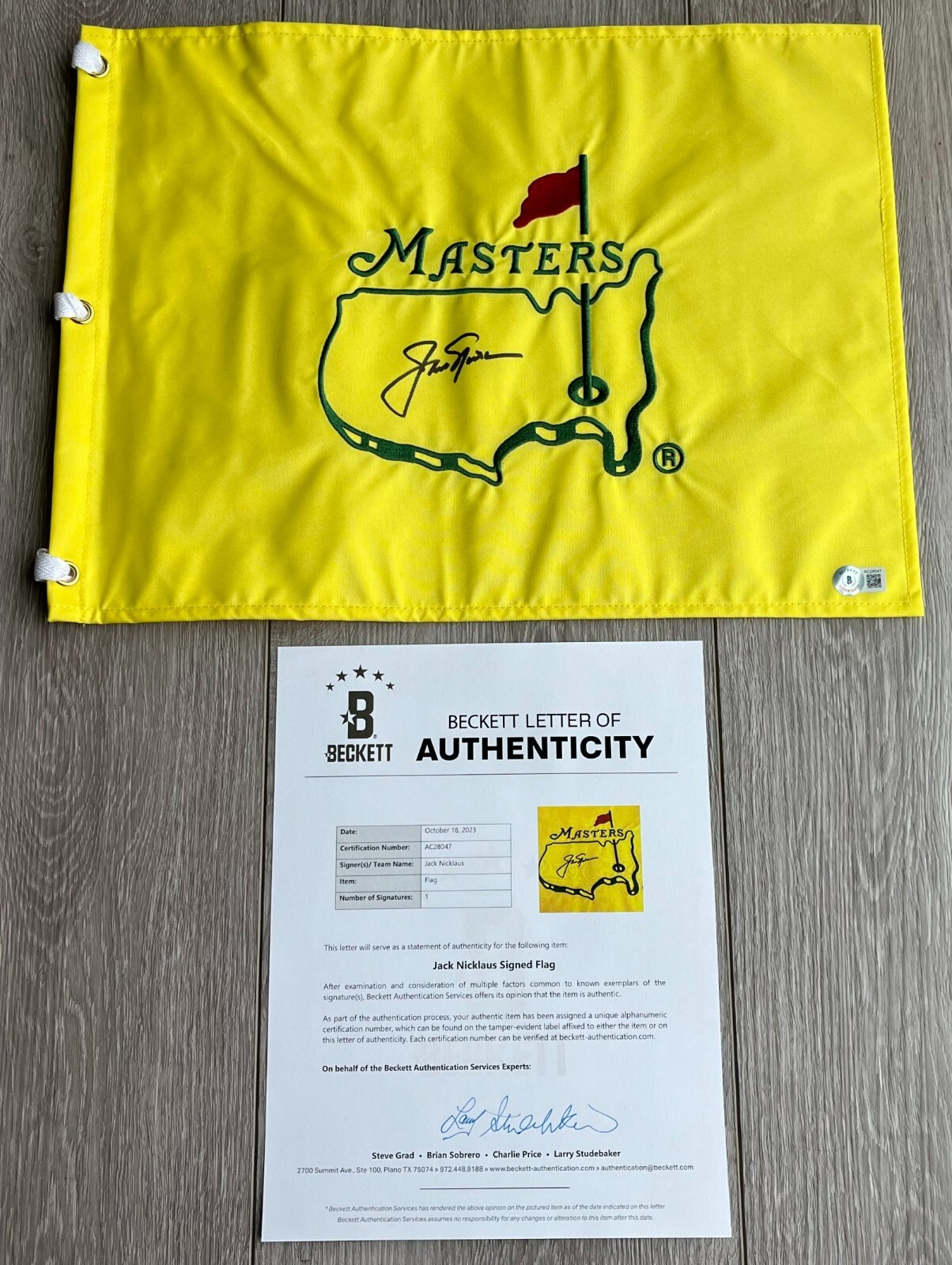 JACK NICKLAUS SIGNED UNDATED MASTERS PIN FLAG w/EXACT VIDEO PROOF & BECKETT COA