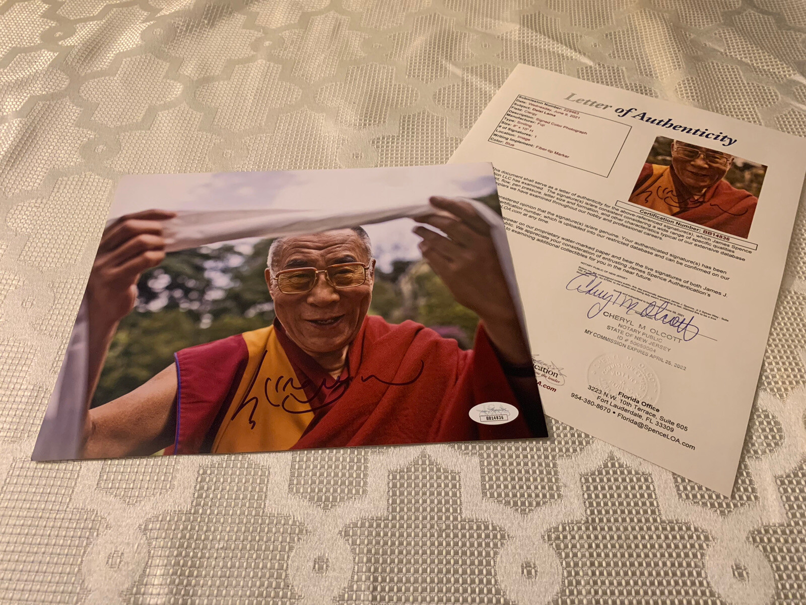 His Holiness Dalai Lama Signed 8 X 10 Photo JSA Authentication LOA COA Autograph