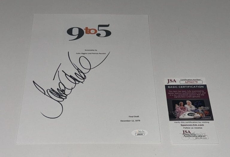 JANE FONDA SIGNED 9 TO 5 FULL MOVIE SCRIPT AUTOGRAPHED JSA COA COLLECTIBLE MEMORABILIA