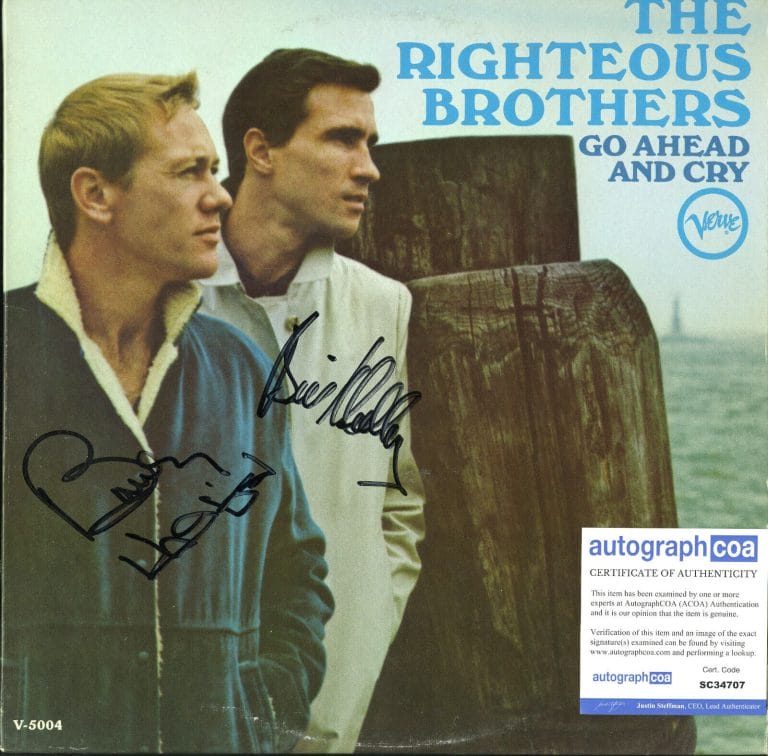 RIGHTEOUS BROTHERS GO AHEAD AND CRY VINYL RECORD SIGNED BILL/BOBBY ACOA COLLECTIBLE MEMORABILIA