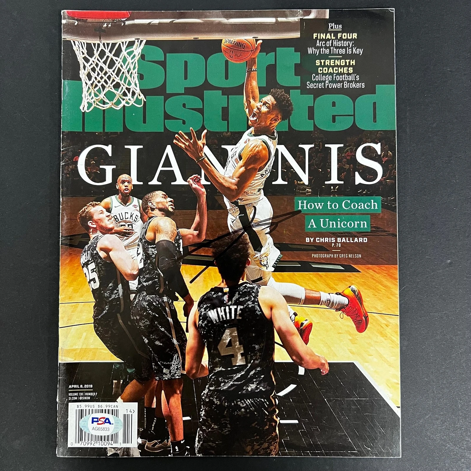 Giannis Antetokounmpo Signed Sports Illustrated Magazine PSA/DNA Milwaukee Bucks