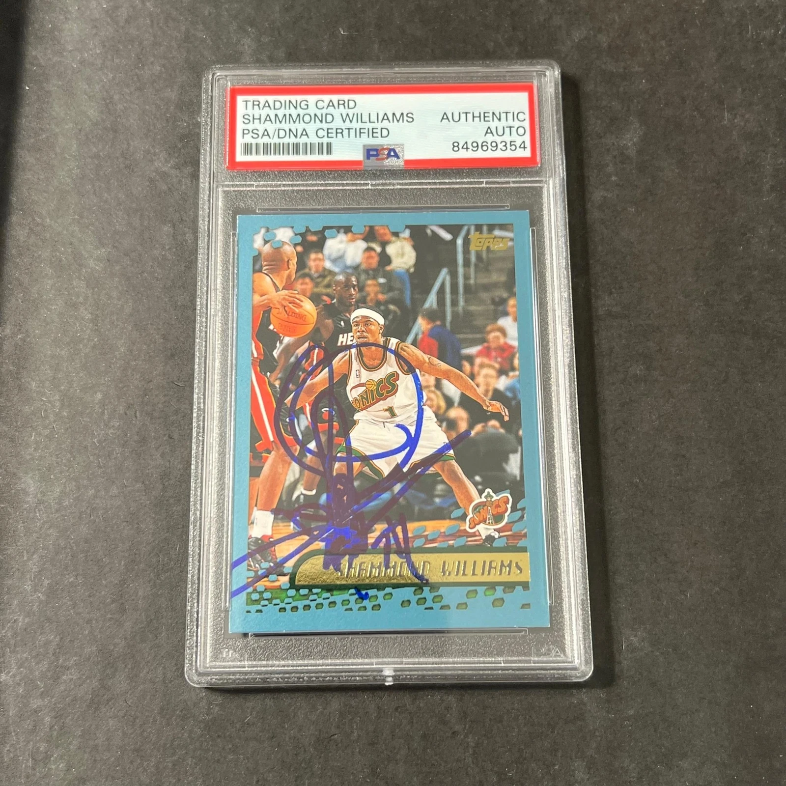 2000-01 Fleer #103 Shammond Williams Signed Card AUTO PSA/DNA Slabbed Seattle Su