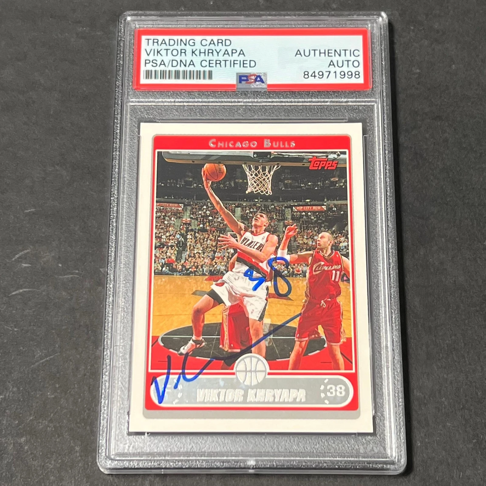 2006-07 Topps #149 VIKTOR KHRYAPA Signed Card AUTO PSA Slabbed Bulls