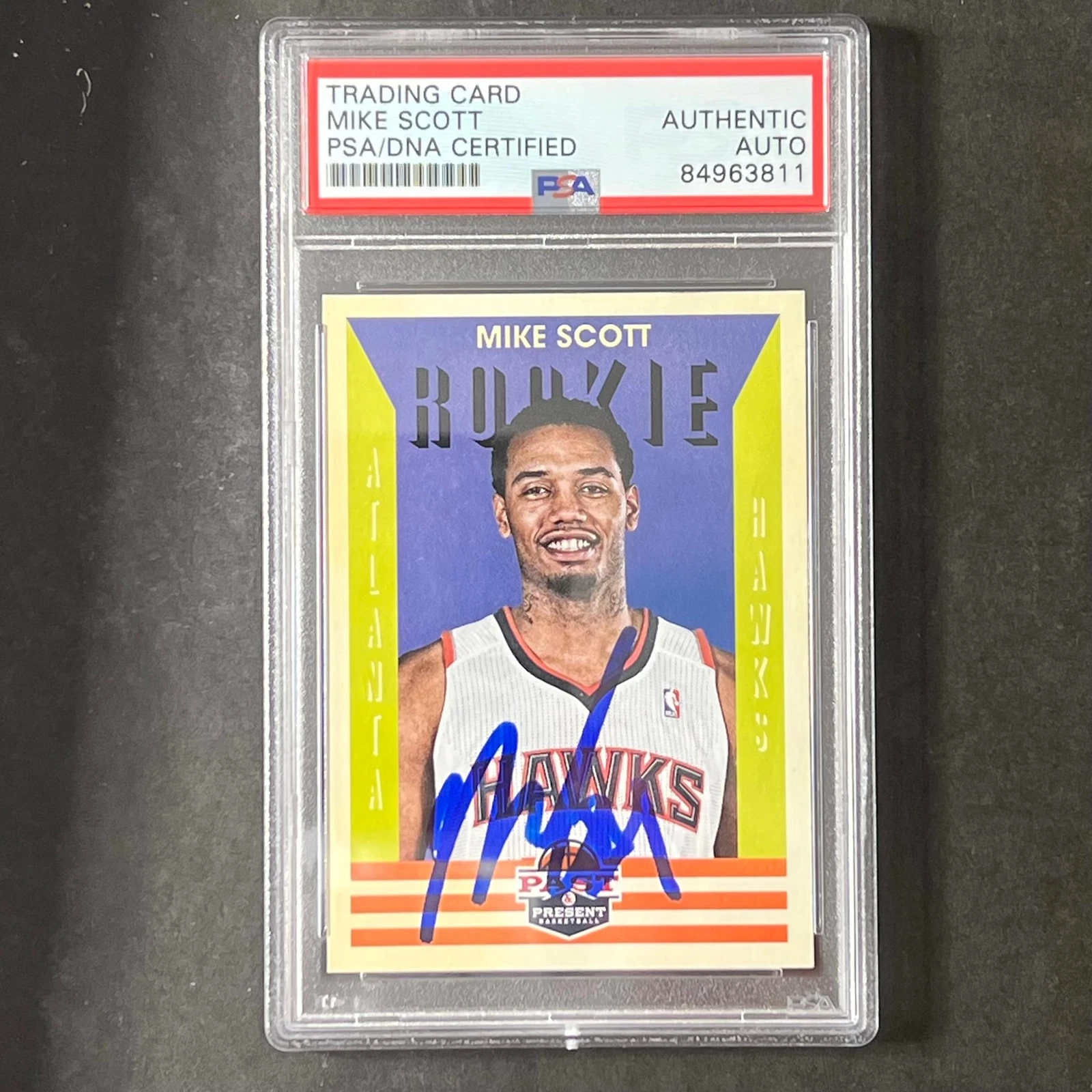 2012-13 Panini Past and Present #227 Mike Scott Signed Card Auto PSA Slabbed RC