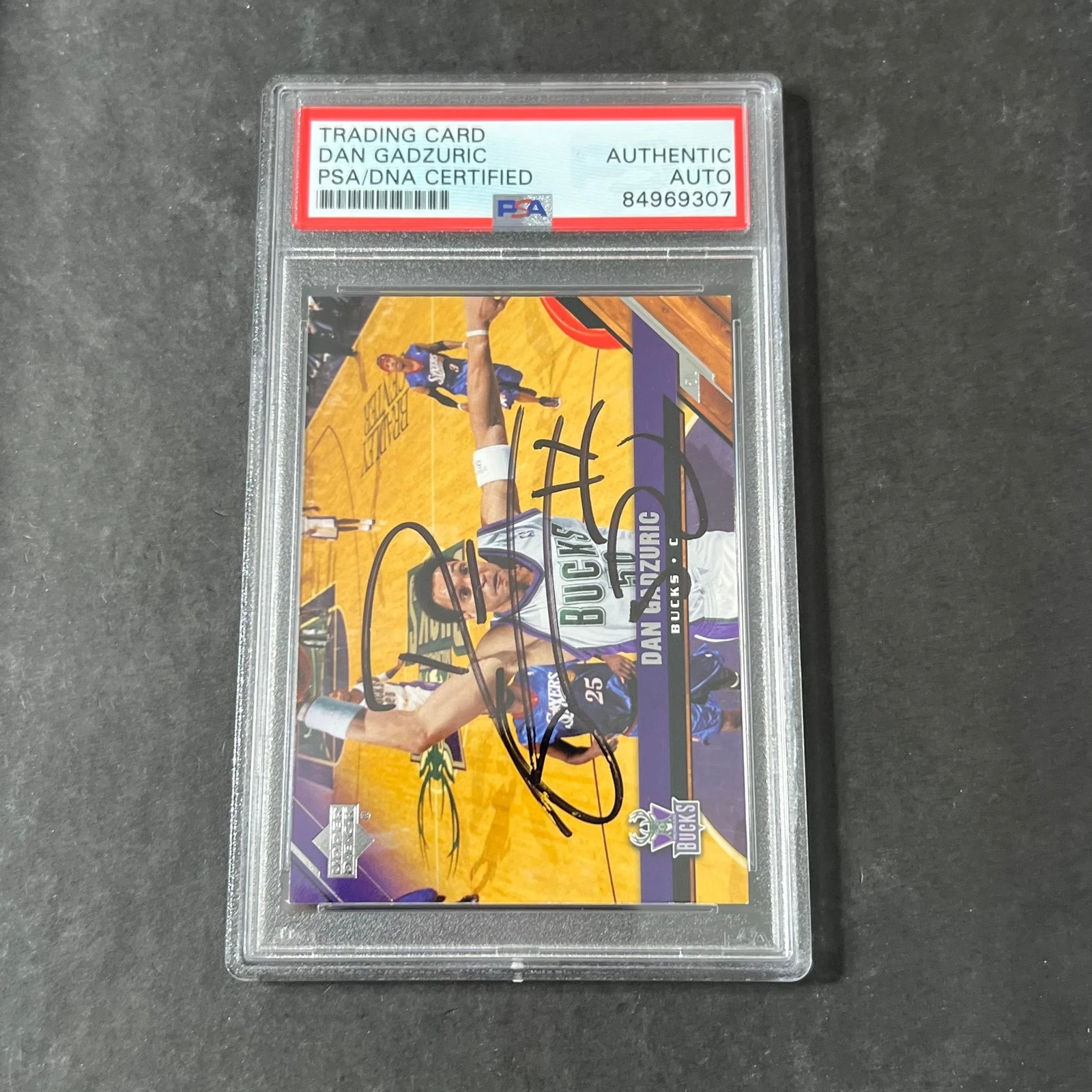 2004-05 Upperdeck #105 Dan Gadzuric Signed Card AUTO PSA Slabbed Bucks