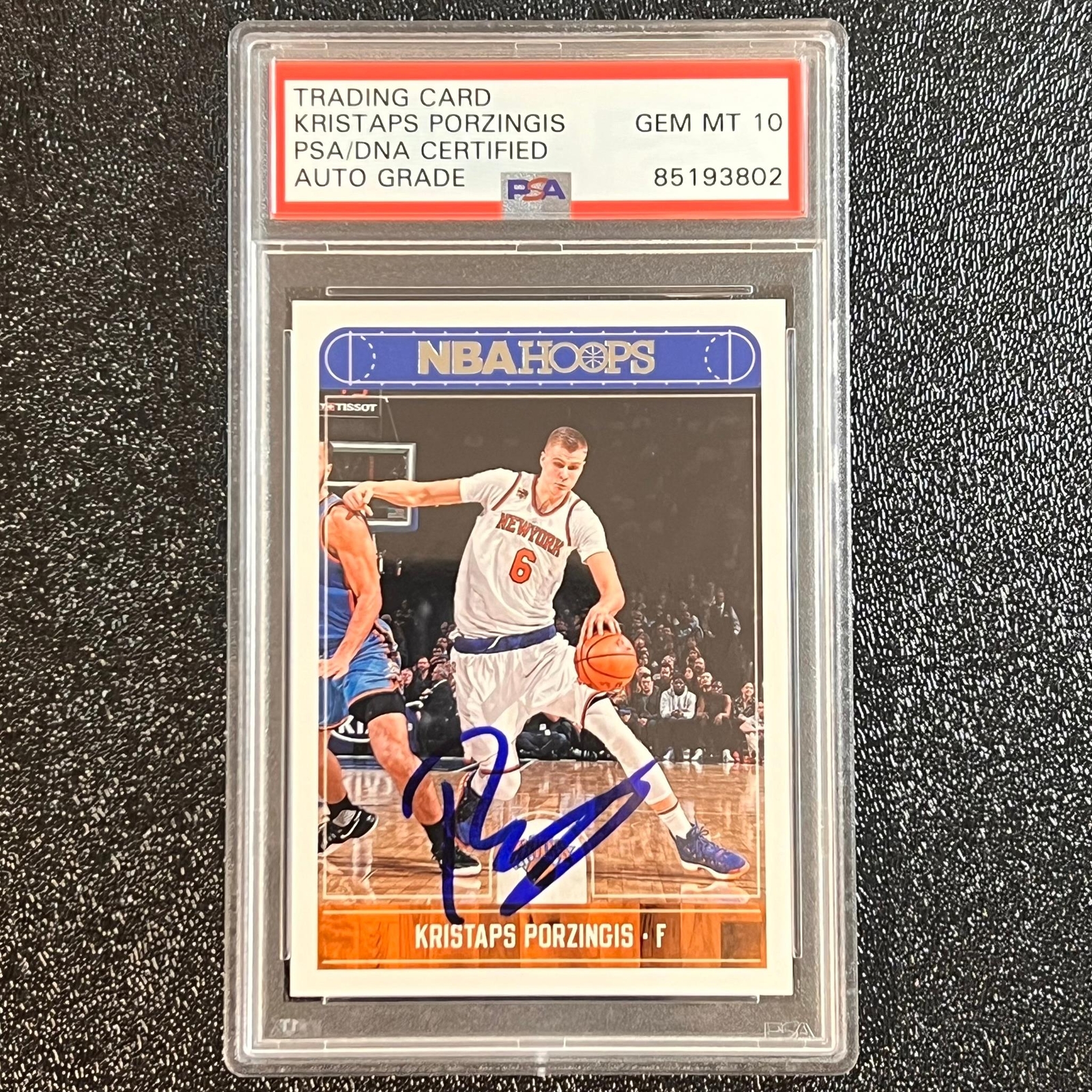 2017-18 Panini Hoops #100 Kristaps Porzingis Signed Card AUTO 10 PSA Slabbed Kni