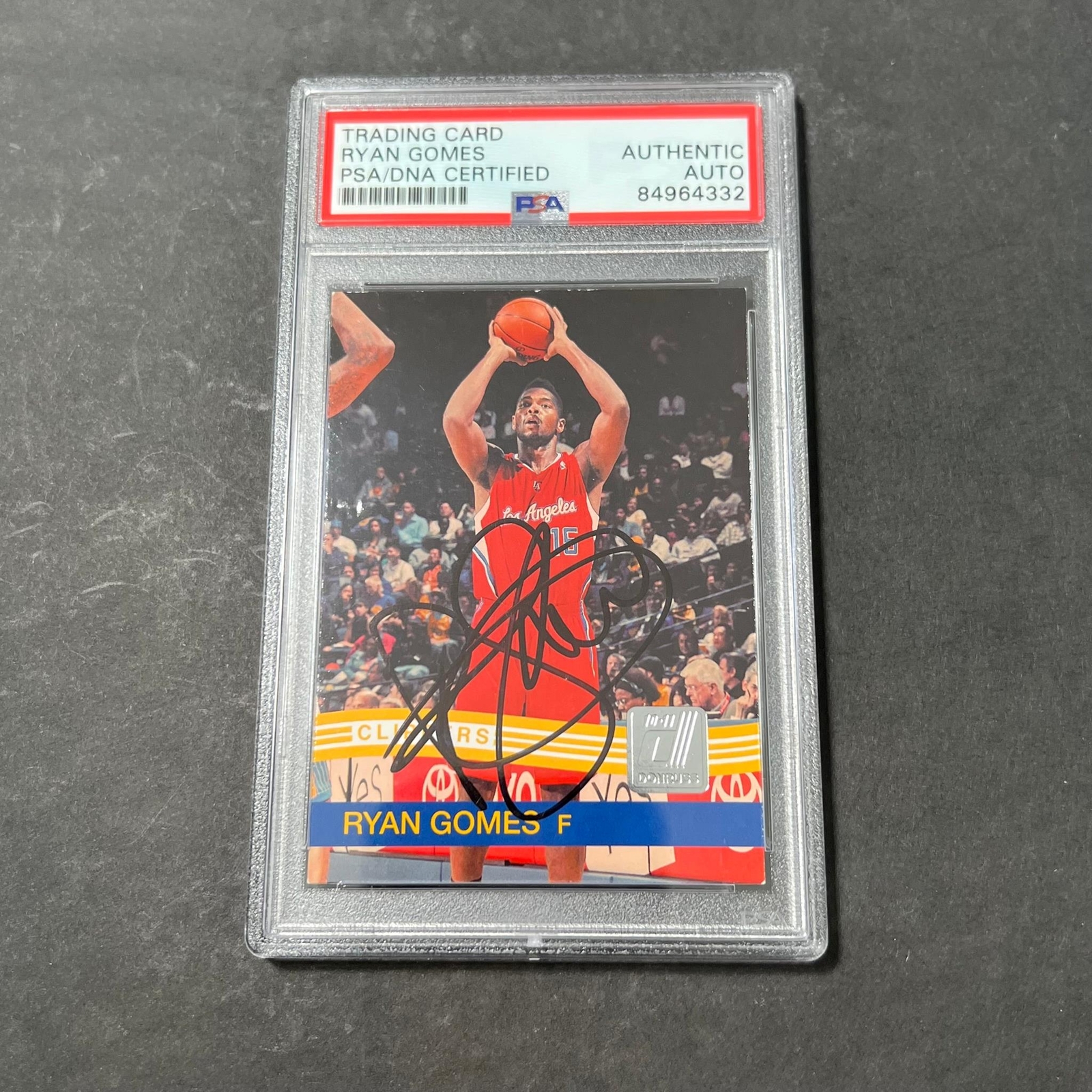 2010-11 Panini Donruss #201 Ryan Gomes Signed Card AUTO PSA Slabbed Clippers