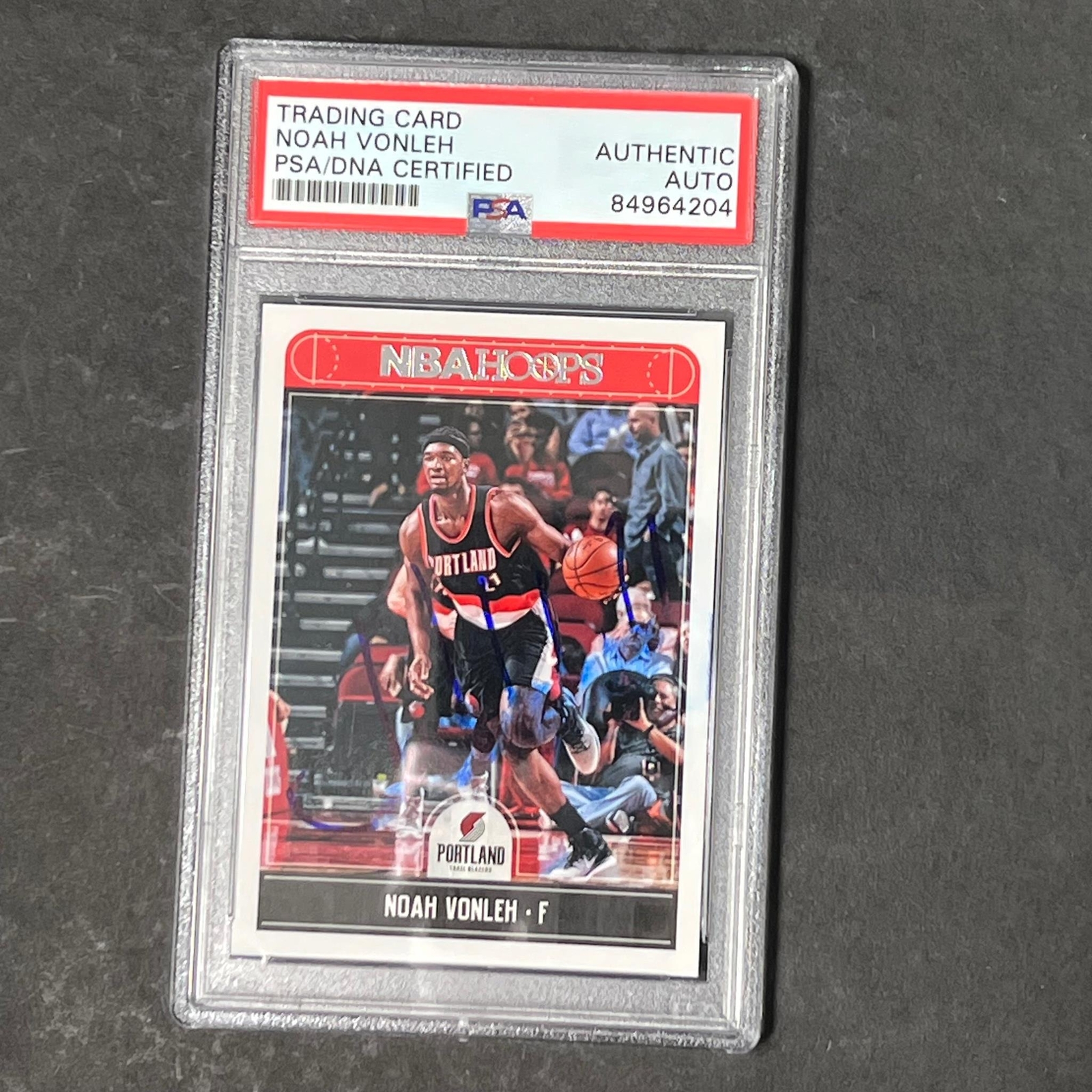 2017-18 NBA Hoops #235 Noah Vonleh Signed Card AUTO PSA/DNA Slabbed Portland Tra