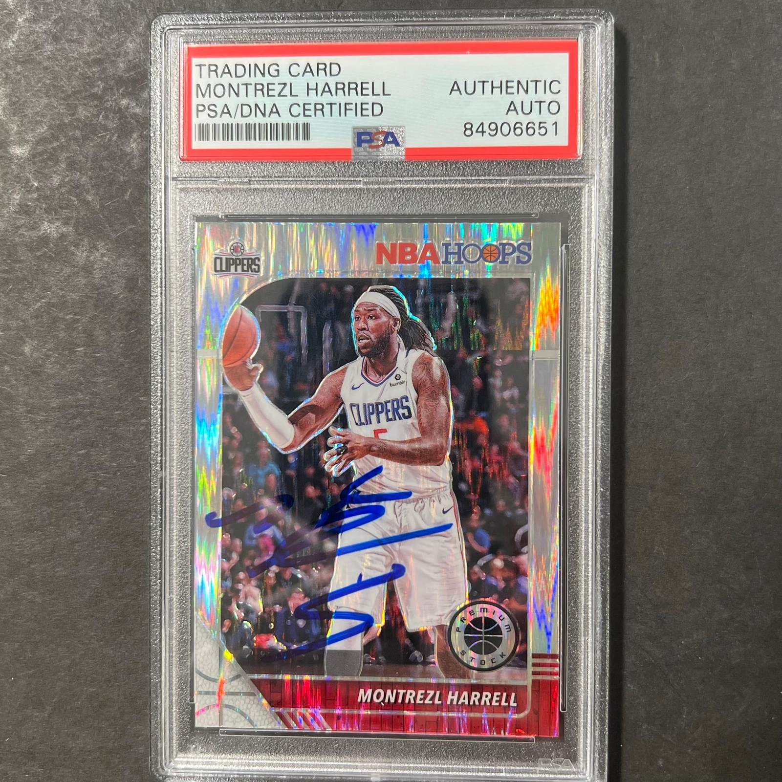 2019-20 Panini Hoops Premium Stock #82 Montrezl Harrell Signed Card AUTO PSA Sla