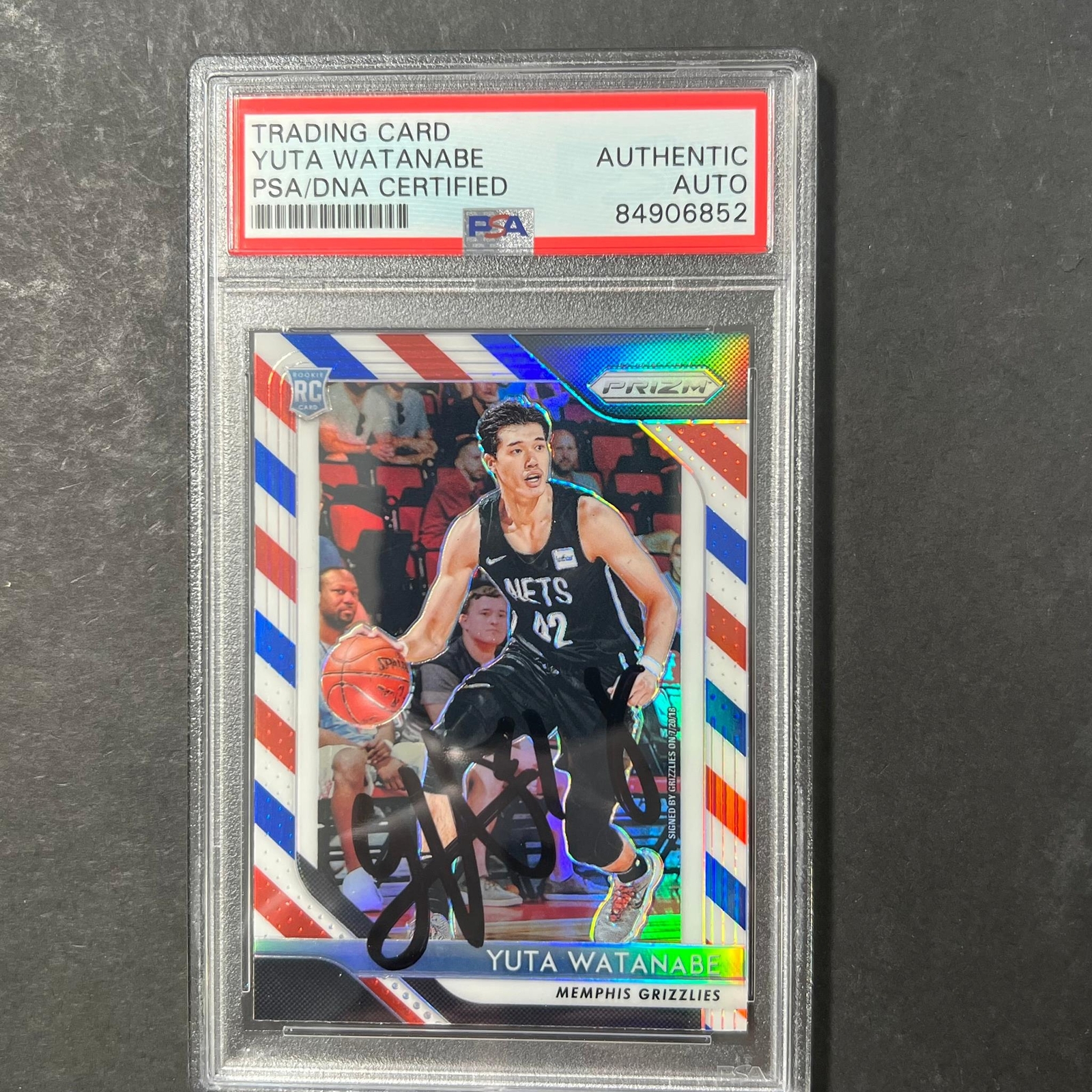 2018-19 Panini Prizm Red White Blue #146 Yuta Watanabe signed Auto Card PSA/DNA