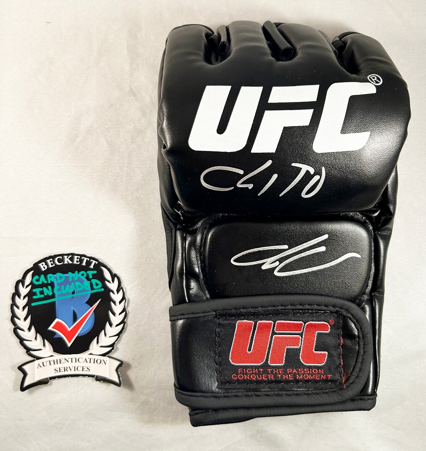Marlon Vera Signed UFC Glove MMA Chito Beckett BAS COA