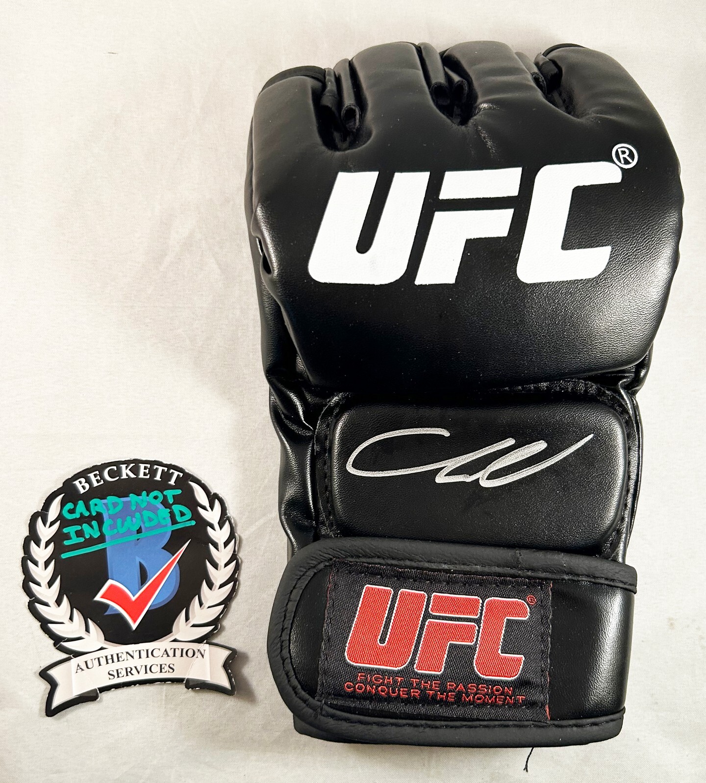 Marlon Vera Signed UFC Glove MMA Chito Beckett BAS 2 COA