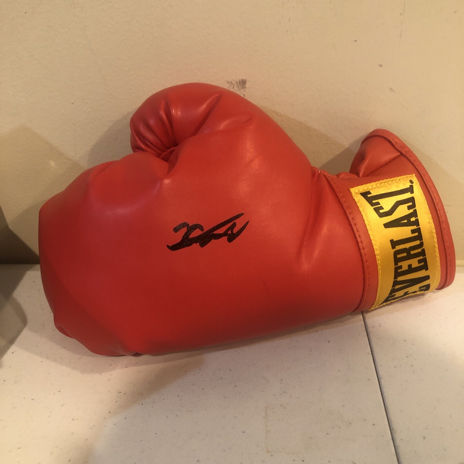 OTABEK KHOLMATOV SIGNED AUTOGRAPH BOXING GLOVE COA RUSSIAN BOXER CHAMP
