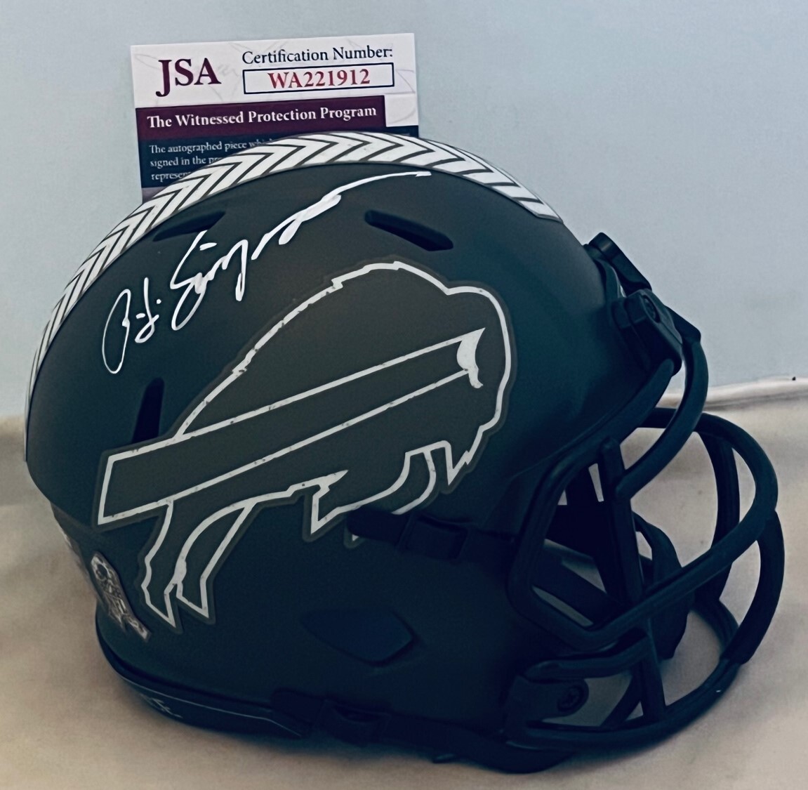 O.J. Simpson signed Buffalo Bills Salute To Service mini helmet JSA Witnessed