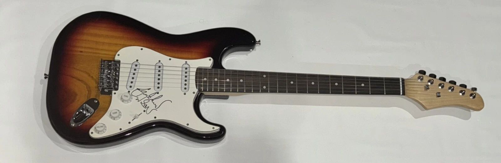 GRETCHEN WILSON SIGNED SUNBURST ELECTRIC GUITAR AUTOGRAPHED