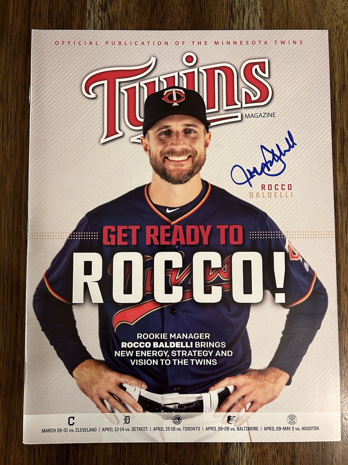Rocco Baldelli ‘Minnesota Twins’ Manager Signed Autograph Magazine