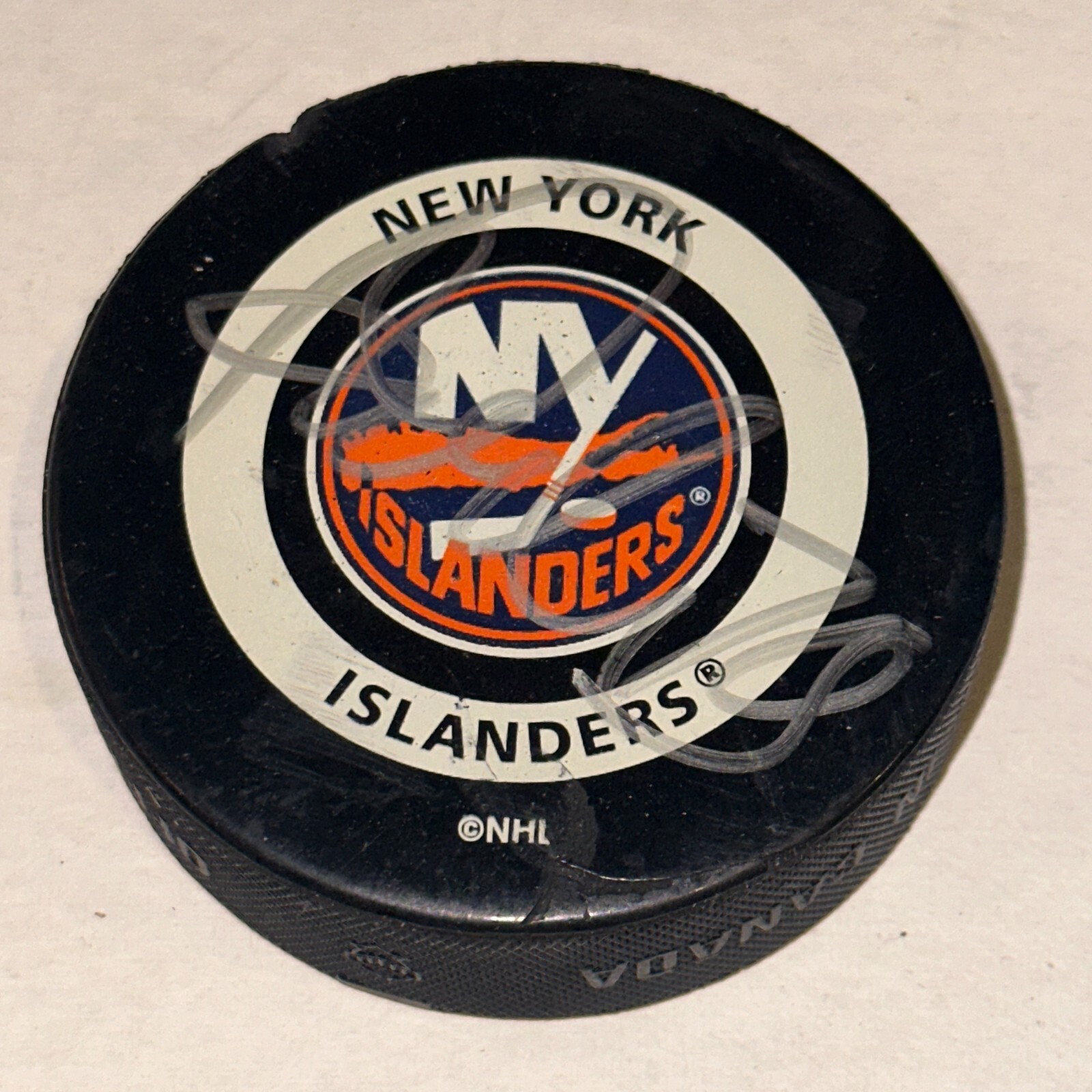 ALEXEI YASHIN Signed New York ISLANDERS Official GAME Puck Beckett BAS
