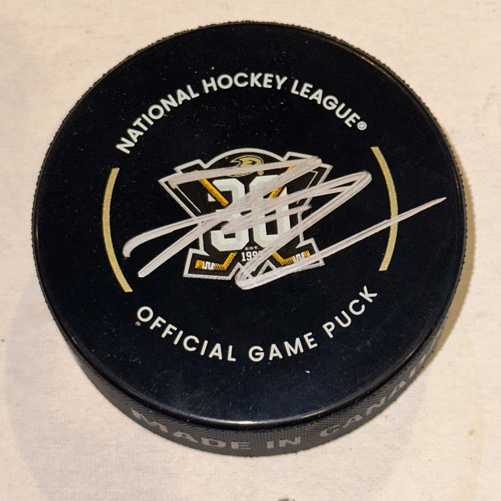 FRANK VATRANO Signed Anaheim DUCKS 30th Anniv Official GAME Puck Beckett (BAS)