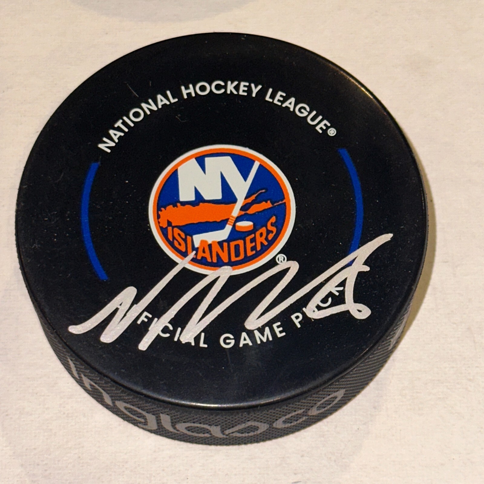 NOAH DOBSON Signed NY ISLANDERS Official GAME Puck Beckett (BAS)