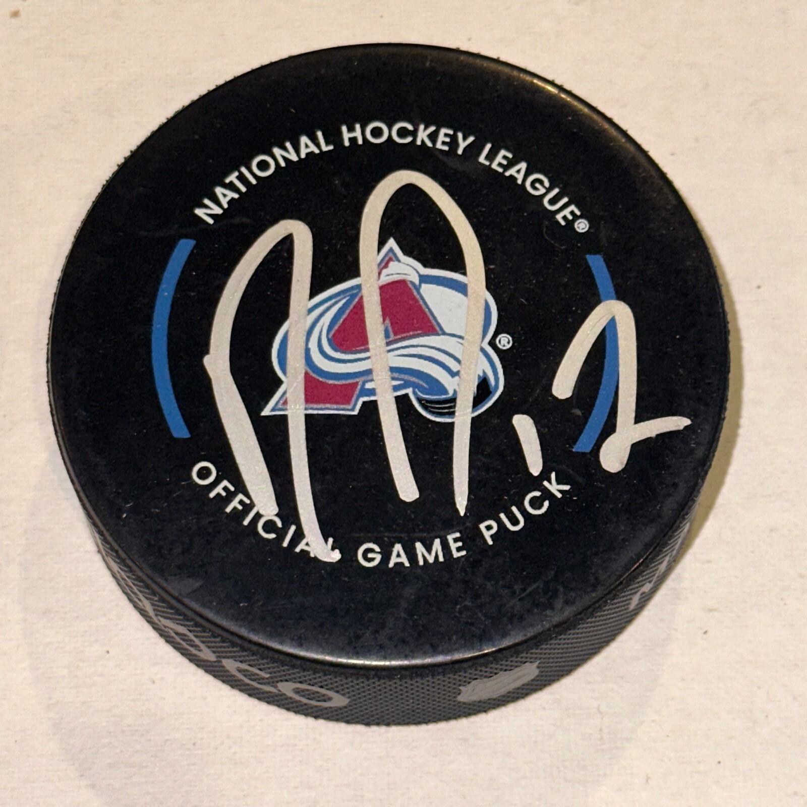 RYAN JOHANSEN Signed Colorado AVALANCHE Official GAME Puck Beckett (BAS)