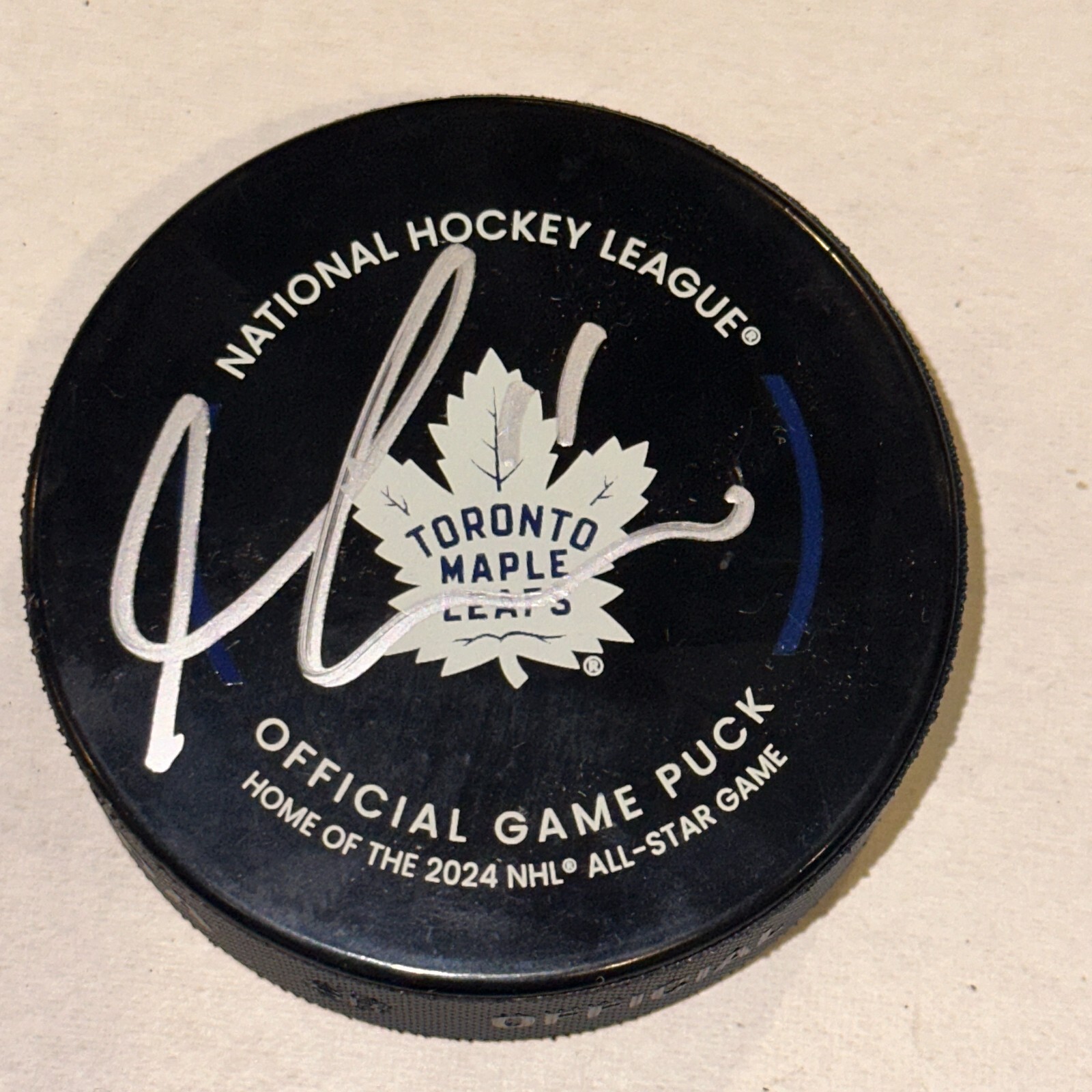 MAX DOMI Signed Toronto MAPLE LEAFS Official GAME Puck Beckett (BAS)