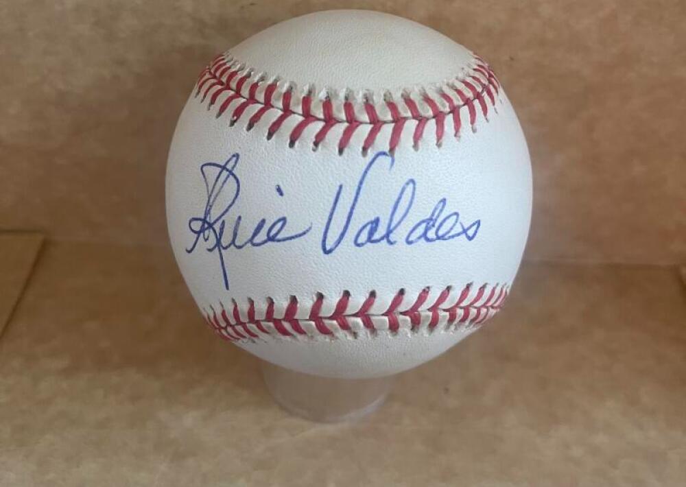 RENE VALDES BROOKLYN DODGERS SIGNED AUTO RARE N.L. BASEBALL BECKETT AUTH