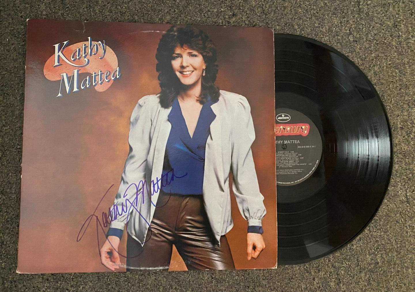 KATHY MATTEA MUSIC STAR SIGNED AUTOGRAPHED VINYL ALBUM COVER W/COA