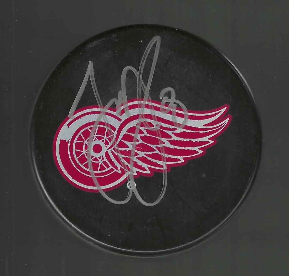 Justin Abdelkader Signed Detroit Red Wings Souvenir Puck
