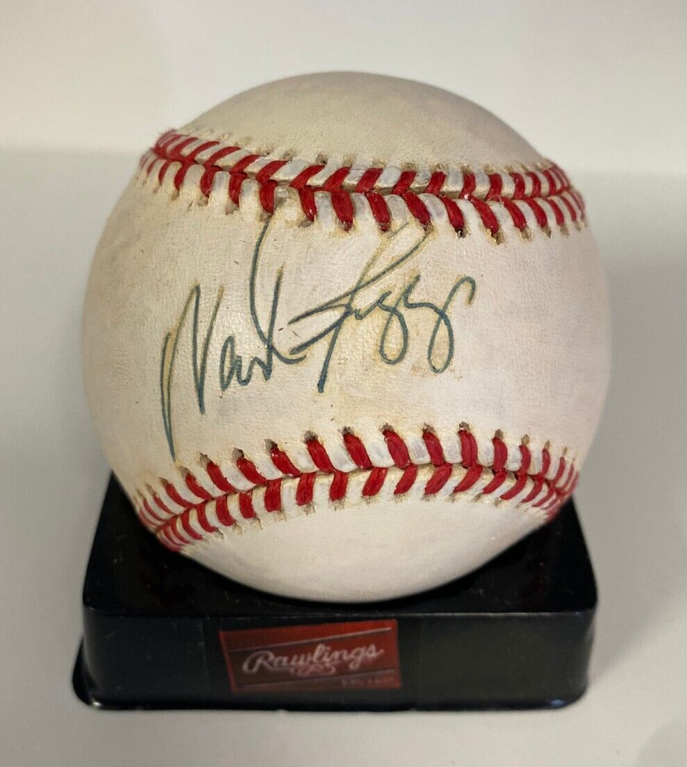 WADE BOGGS RED SOX/YANKEES SIGNED AUTOGRAPHED AMERICAN LEAGUE BASEBALL BECKETT
