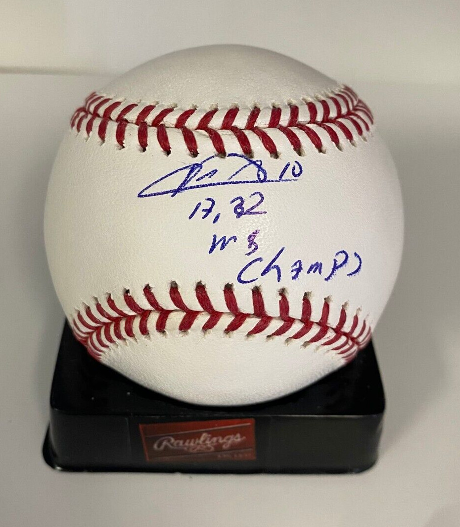 YULI GURRIEL HOUSTON ASTROS 2017,22 WS CHAMPS SIGNED AUTO M.L BASEBALL BECKETT ! COLLECTIBLE MEMORABILIA