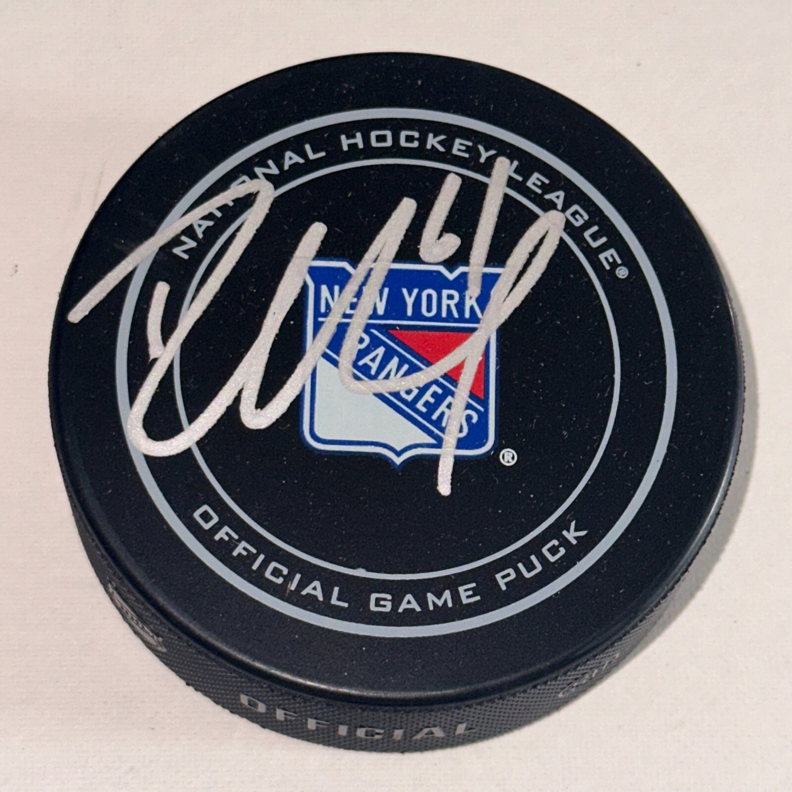 RICK NASH Signed New York RANGERS Official GAME Puck Beckett Auth BAS