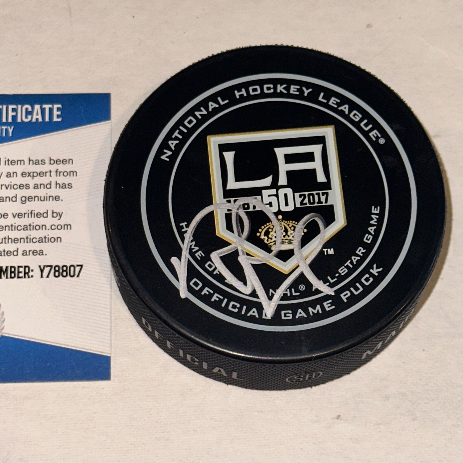 ROB BLAKE Signed L.A. KINGS 50th Anniversary Official GAME Puck w/ Beckett COA
