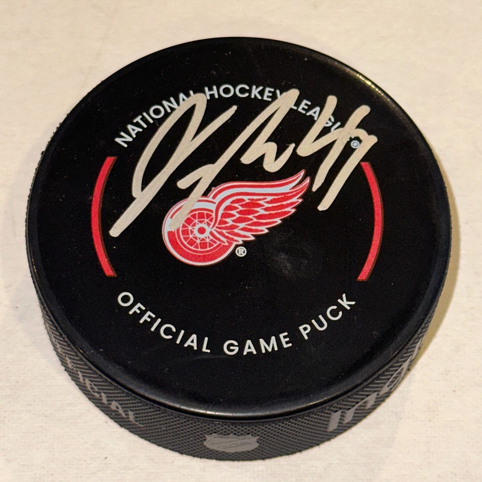 JAMES REIMER Signed Detroit RED WINGS Official GAME Puck Beckett (BAS)