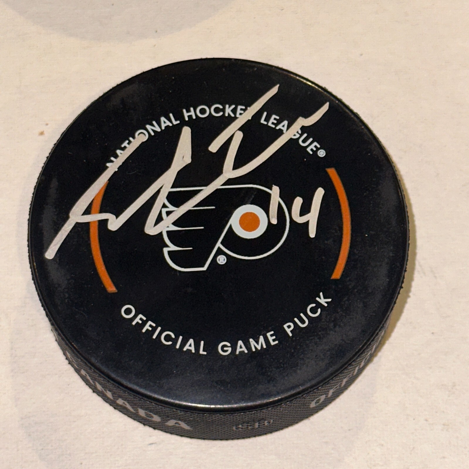 SEAN COUTURIER Signed Philadelphia FLYERS Official GAME Puck Beckett (BAS)