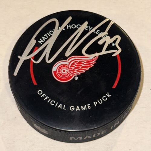ALEX DEBRINCAT SIGNED DETROIT RED WINGS OFFICIAL GAME PUCK BECKETT (BAS) COLLECTIBLE MEMORABILIA