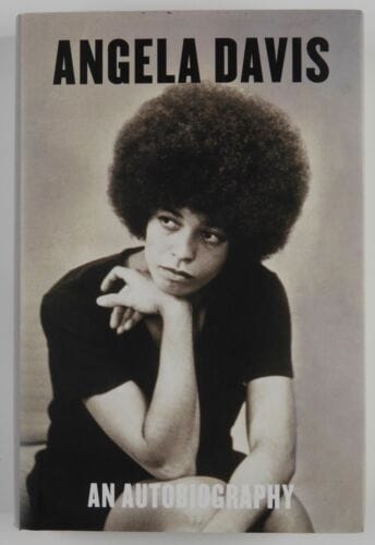ANGELA DAVIS JSA AUTOGRAPH SIGNED BOOK AN AUTOBIOGRAPHY HARDCOVER ACTIVIST COLLECTIBLE MEMORABILIA