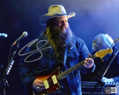 CHRIS STAPLETON SIGNED AUTOGRAPH 8×10 PHOTO – COUNTRY MUSIC SUPERSTAR W/ BECKETT COLLECTIBLE MEMORABILIA