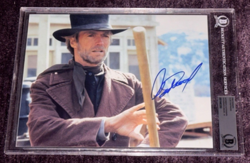 CLINT EASTWOOD SIGNED 8 X 10 PHOTO BECKETT AUTH ENCAPSULATED AUTO GRADE 10 COLLECTIBLE MEMORABILIA
