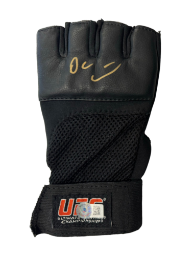 DANA WHITE SIGNED AUTOGRAPH UFC GLOVE – ULTIMATE FIGHTING CHAMPION PRES BECKETT COLLECTIBLE MEMORABILIA