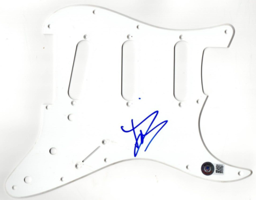 DAVE GROHL SIGNED PICKGUARD STRATOCASTER GUITAR NIRVANA FOO FIGHTERS BECKETT COLLECTIBLE MEMORABILIA