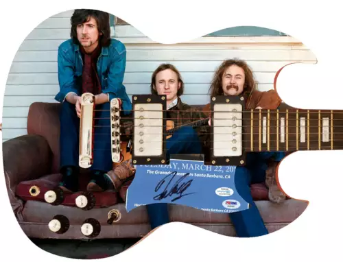 DAVID CROSBY OF CROSBY, STILLS, NASH & YOUNG SIGNED CUSTOM GRAPHICS GUITAR COLLECTIBLE MEMORABILIA