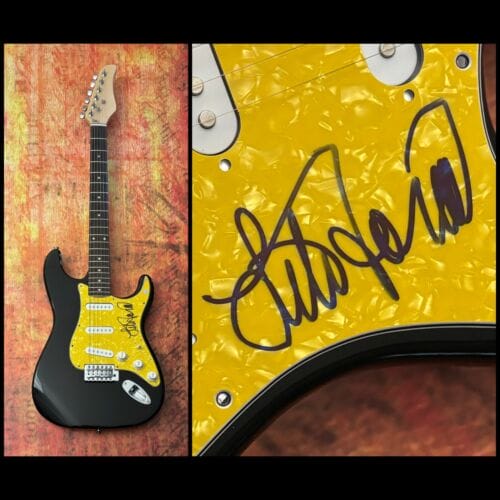 GFA THE RUNAWAYS SEXY * LITA FORD * SIGNED ELECTRIC GUITAR PROOF COA COLLECTIBLE MEMORABILIA
