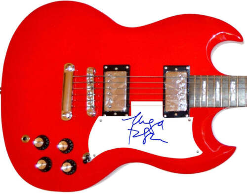 MAYA RUDOLPH AUTOGRAPHED SIGNED RED GUITAR COLLECTIBLE MEMORABILIA