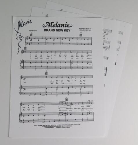 Melanie Safka MELANIE Signed Autograph Auto 