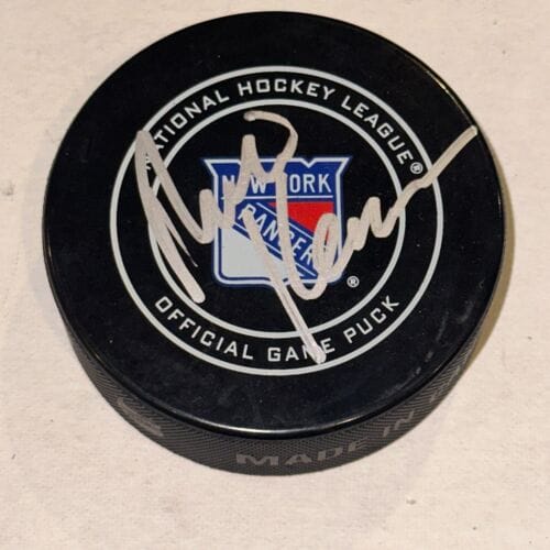 MIKE KEENAN SIGNED NY RANGERS OFFICIAL GAME PUCK BECKETT (BAS) COLLECTIBLE MEMORABILIA
