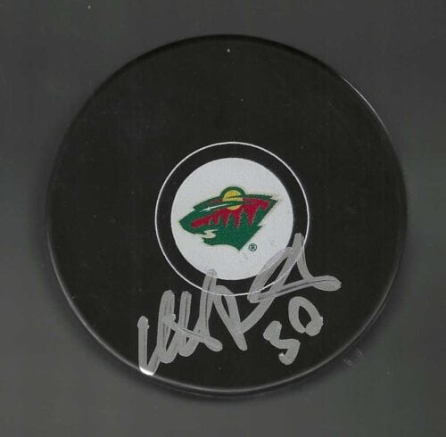 NIKLAS BACKSTROM SIGNED MINNESOTA WILD PUCK COLLECTIBLE MEMORABILIA