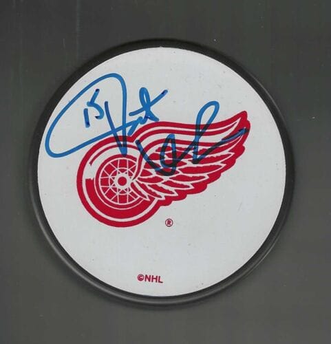PAT VERBEEK SIGNED DETROIT RED WINGS WHITE PUCK COLLECTIBLE MEMORABILIA