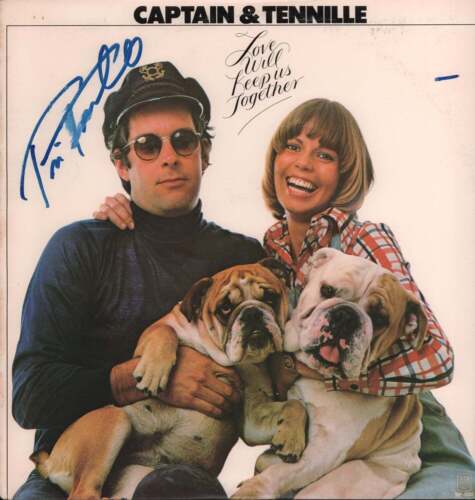 TONI TENNILLE CAPTAIN & TENNILLE AUTOGRAPHED ALBUM COVER COLLECTIBLE MEMORABILIA